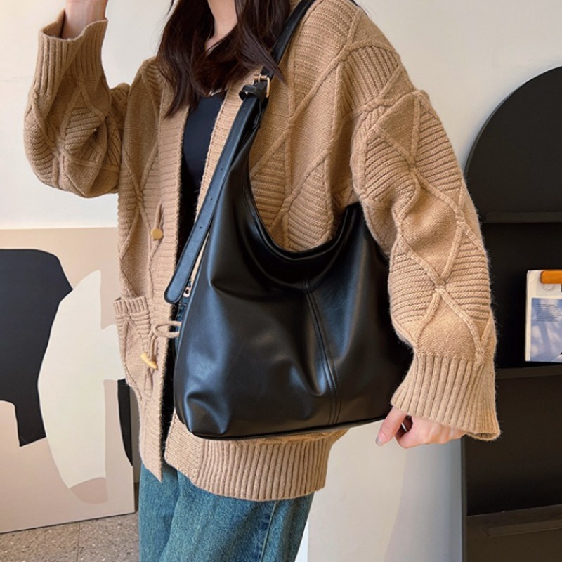 ソフトフェイクレザーショルダーホーボーバッグ大容量ソリッドカ - Leatherwork Workshop のレビューと価格