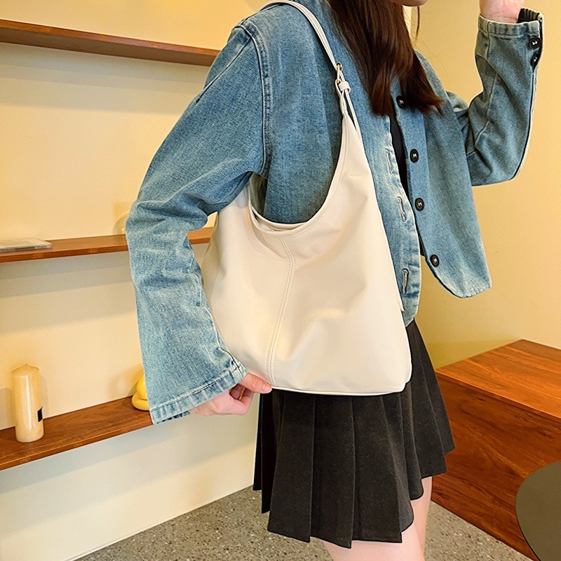 ソフトフェイクレザーショルダーホーボーバッグ大容量ソリッドカ - Leatherwork Workshop のレビューと価格