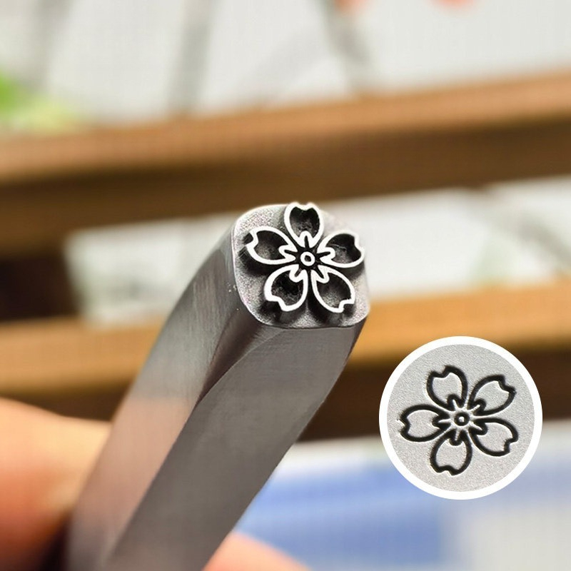 5/7mmフラワーパターンメタルスタンピングツールジュエリー - Leatherwork Punching Tool のレビューと価格